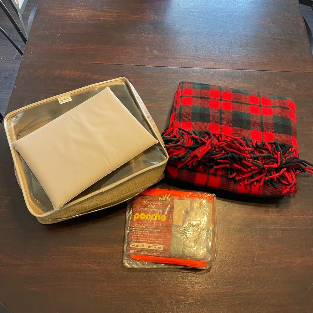 Vintage Pendleton Robe In A Bag Red Buffalo Plaid Wool Blanket Seat Cushion Set